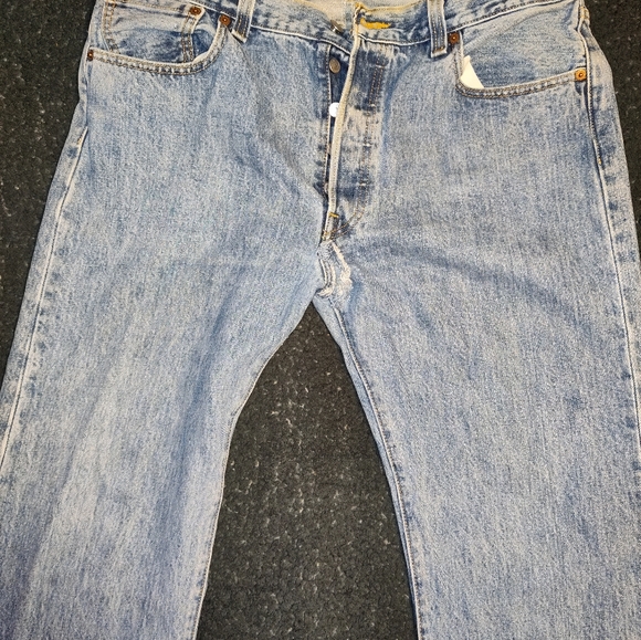 Levi's 501 Jeans - Picture 14 of 15